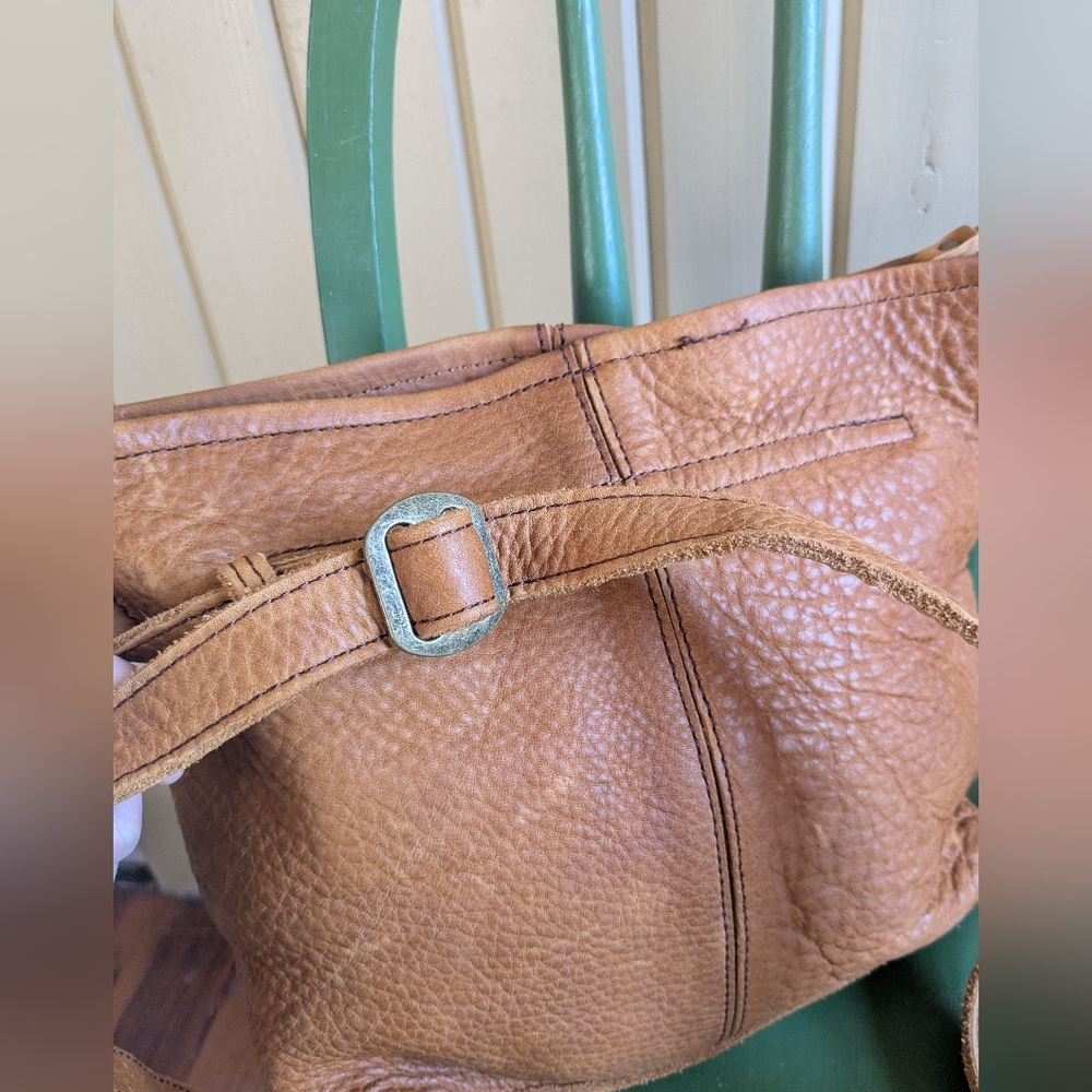 Duluth Trading Company Tan Leather Crossbody Bag - Picture 5 of 9